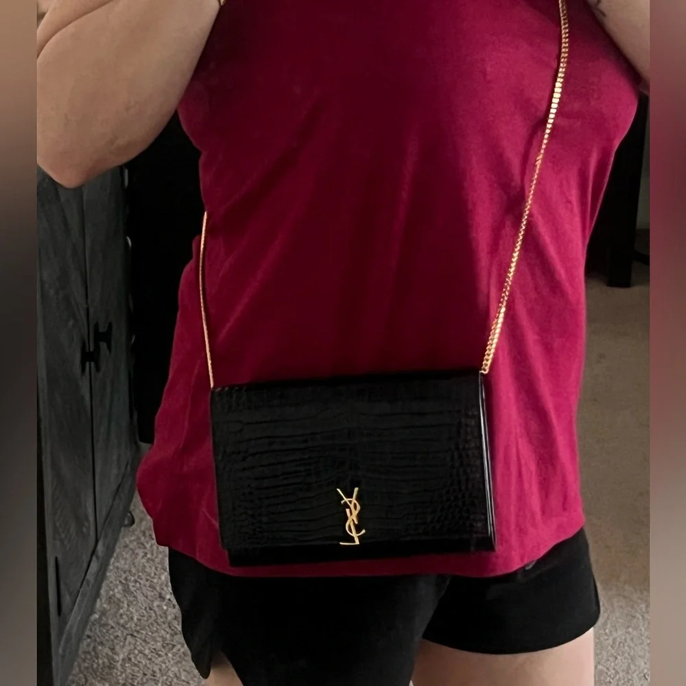 NWT Saint Laurent Black Croc Embossed WOC Bag with Gold Logo and removable chain - Picture 2 of 10
